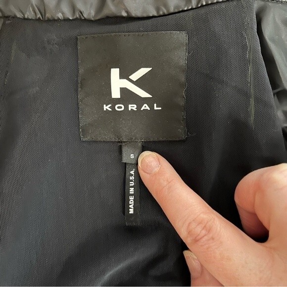 Koral Womens size S Black Reptile Print Janus Python Full Zip Jacket Gym Lined - Picture 7 of 10